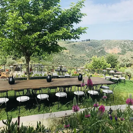 Sanatbahçem Otel İzmir