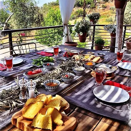 Sanatbahçem Otel İzmir